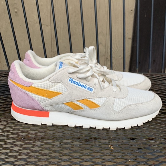 Women’s Reebok Classics - Picture 6 of 13